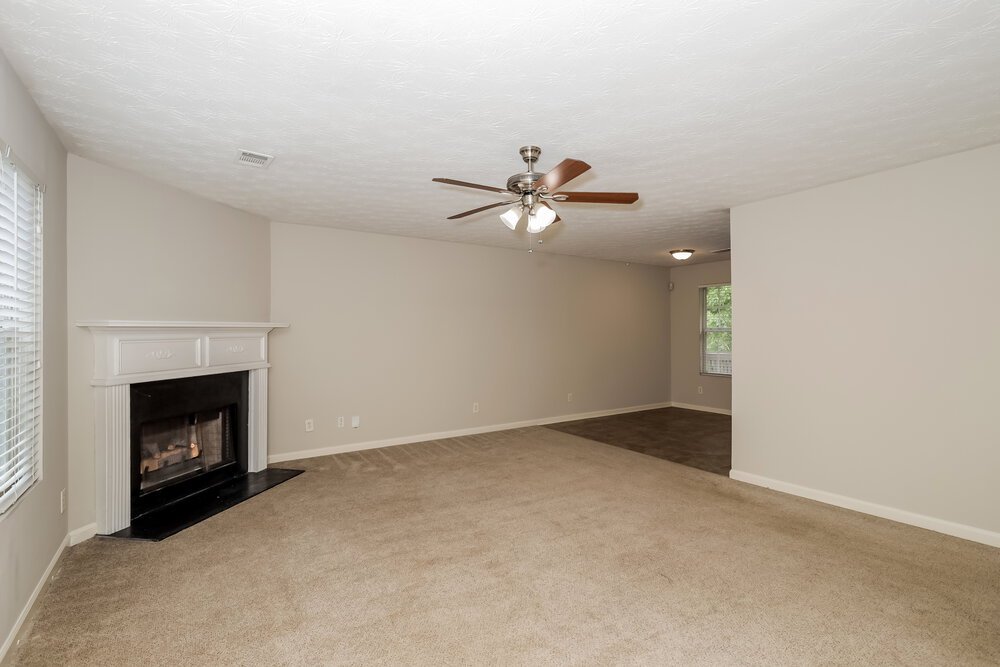 3-Bed Rental on 2059 Oak Terrace photo 6