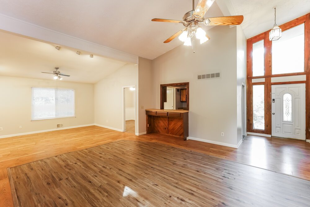 5-Bed Rental on 6651 Windwood Circle photo 6