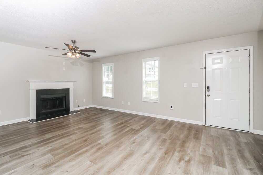 3-Bed Rental on 417 Remington Ct photo 6