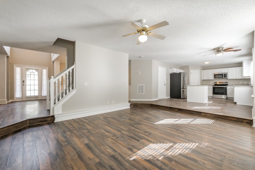 4-Bed Rental on 3599 Craggy Perch photo 6