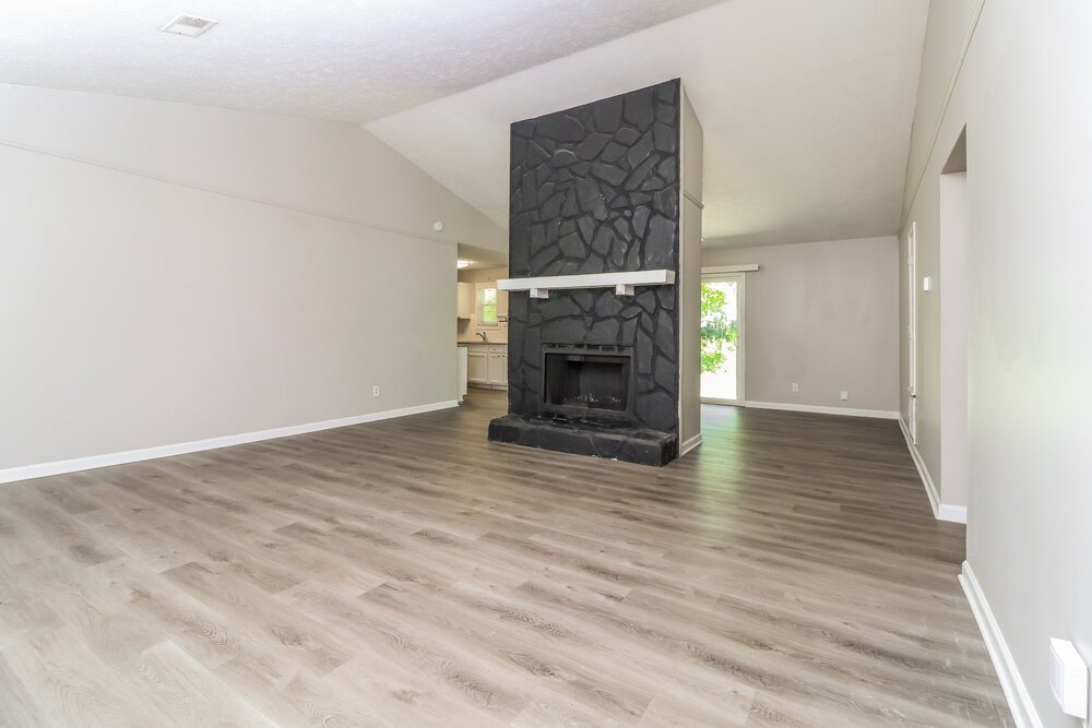 3-Bed Rental on 3000 Owens Meadow photo 6