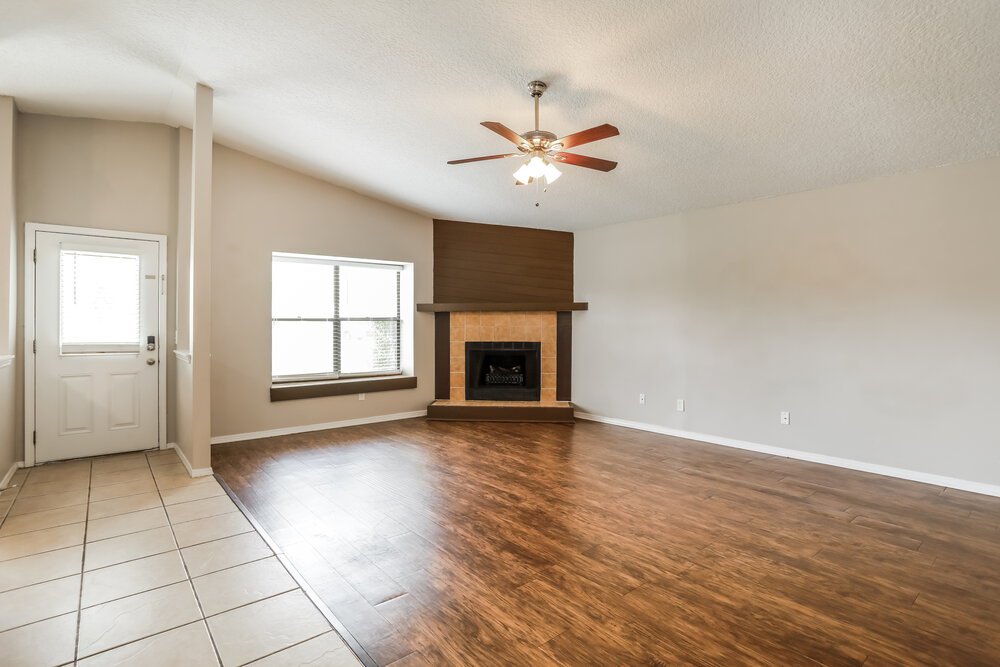 3-Bed Rental on 805 Elmwood St photo 6