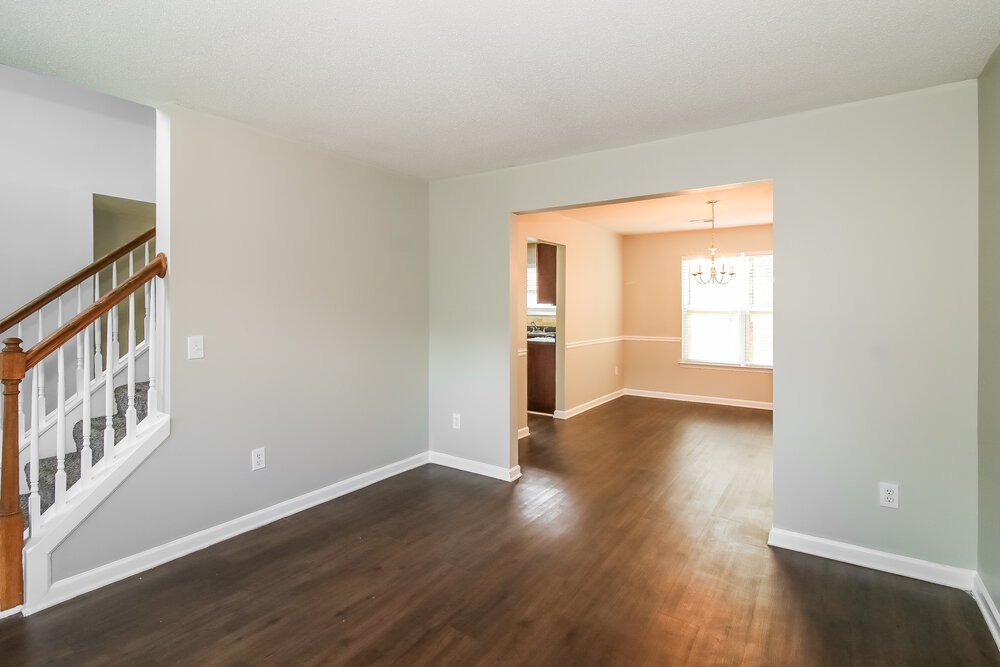 4-Bed Rental on 412 Peterson Dr photo 6