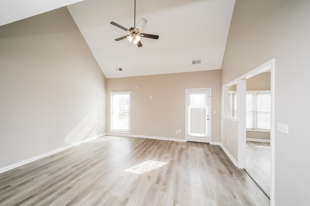 5-Bed Rental on 9347 Helmsley Dr photo 6