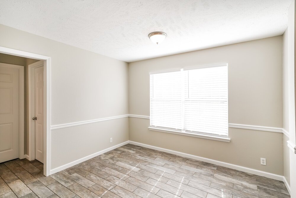 3-Bed Rental on 1312 S Hampton photo 6