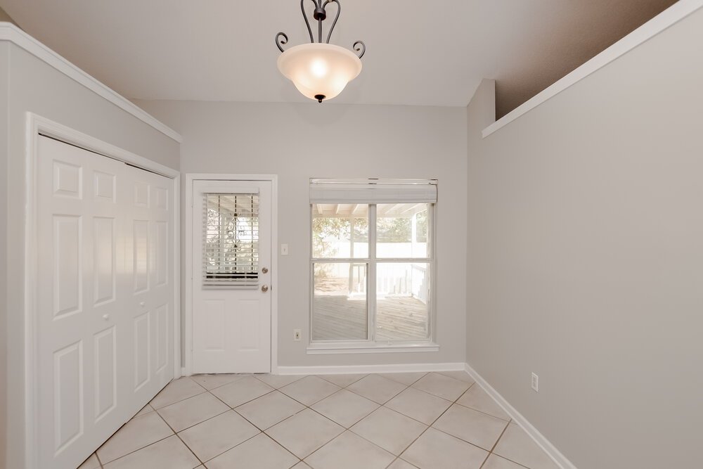 3-Bed Rental on 10378 Yates Dr photo 6