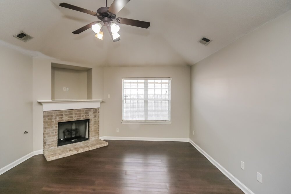 3-Bed Rental on 1719 Brentford Cv photo 6