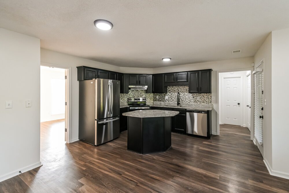 3-Bed Rental on 7159 Creekside Dr photo 6