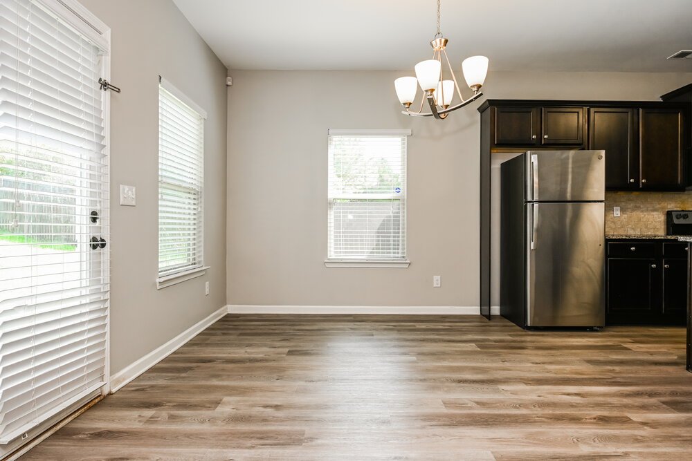 4-Bed Rental on 221 Magnaview Dr photo 6