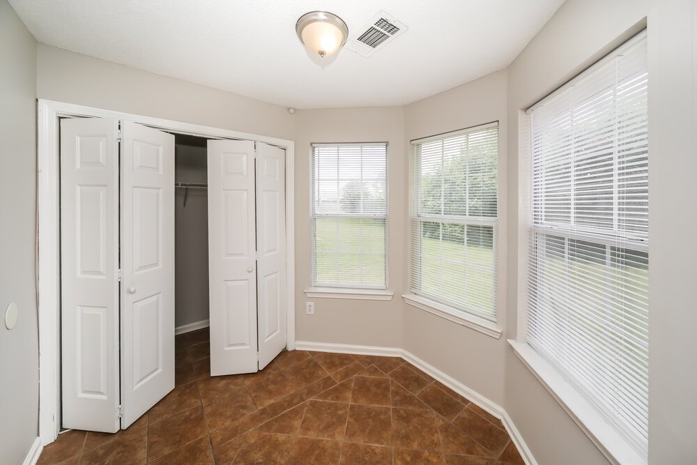 3-Bed Rental on 7571 Spring Morning photo 6