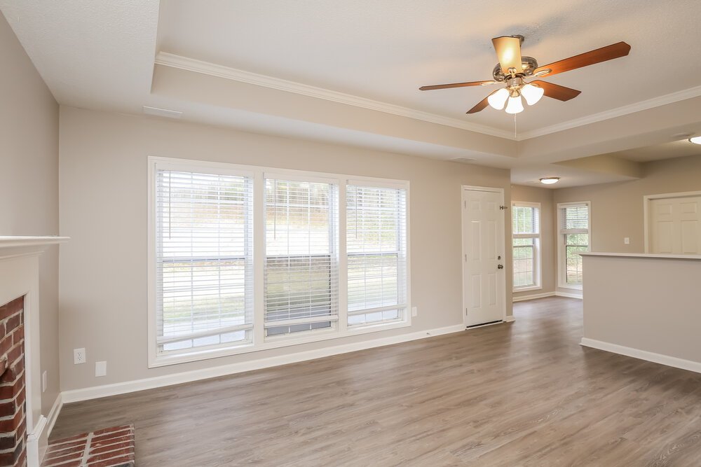 4-Bed Rental on 802 Pinder Point photo 6