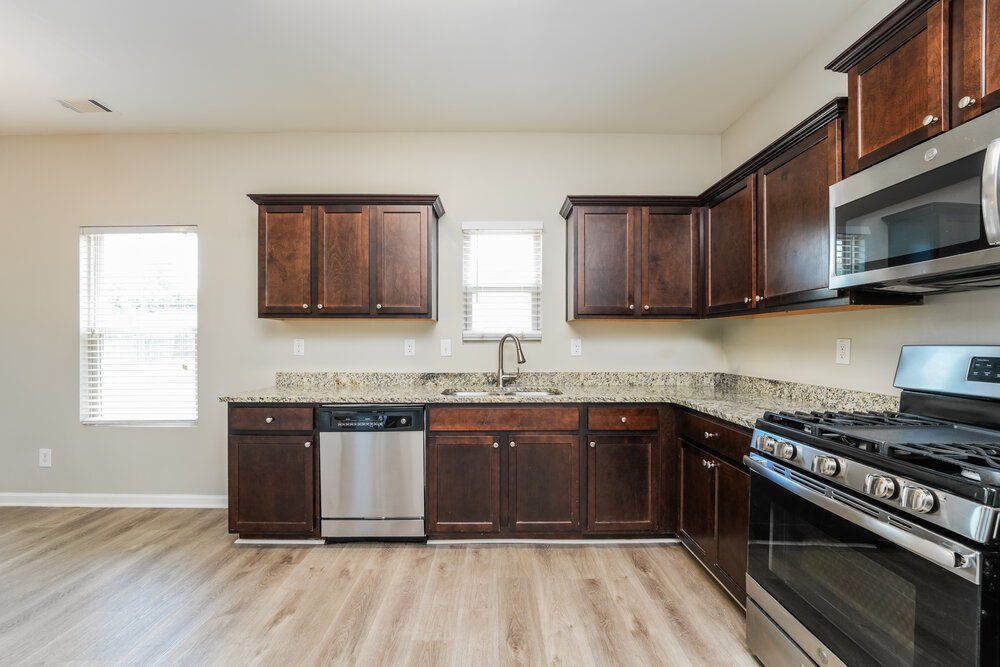 4-Bed Rental on 3458 Sandstone Trl photo 6