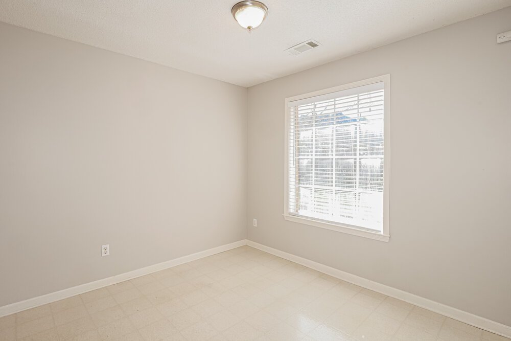 3-Bed Rental on 5041 Thornebrook Cv photo 7
