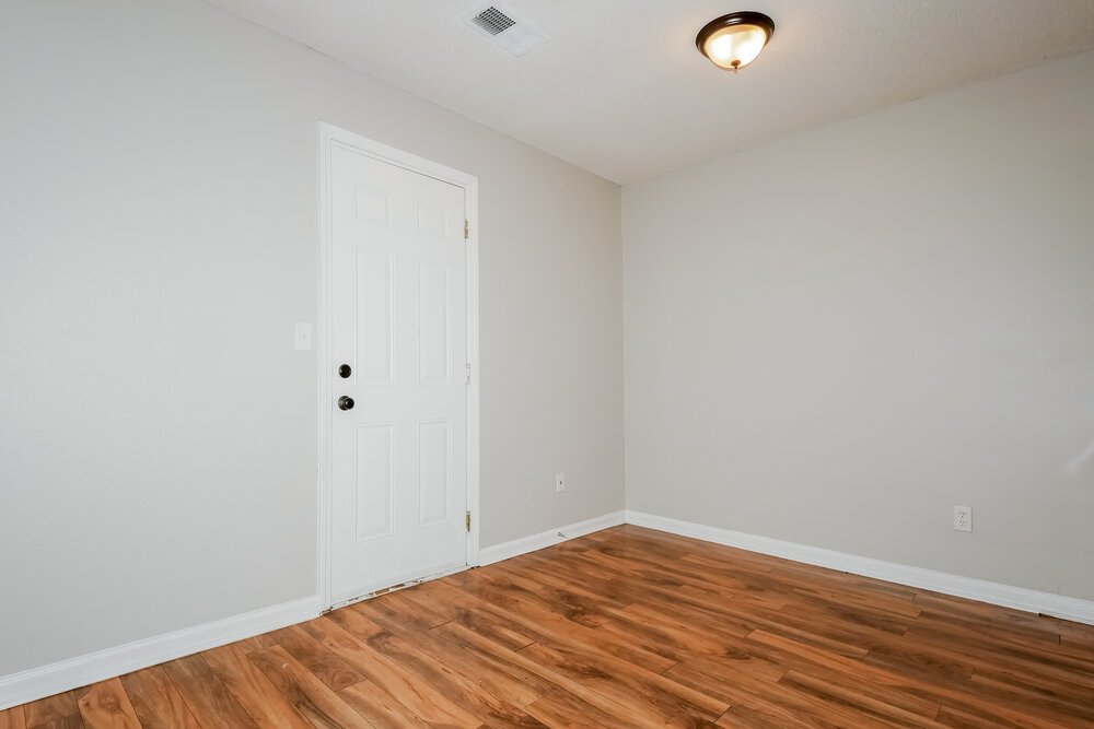 3-Bed Rental on 7335 Red Maple photo 7