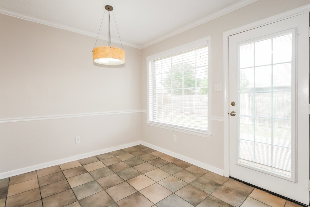 4-Bed Rental on 6076 Armistead St photo 7