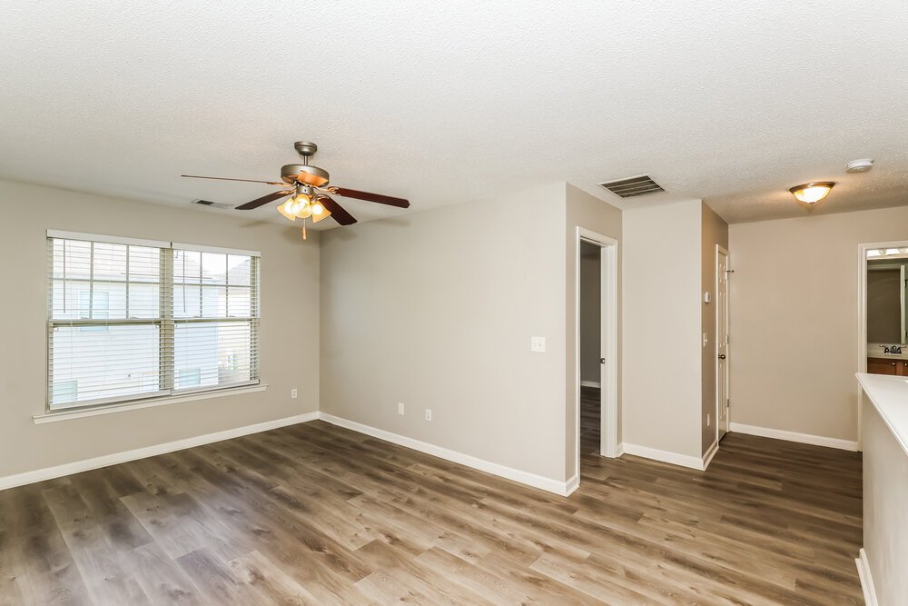 3-Bed Rental on 214 Ben Ln photo 7