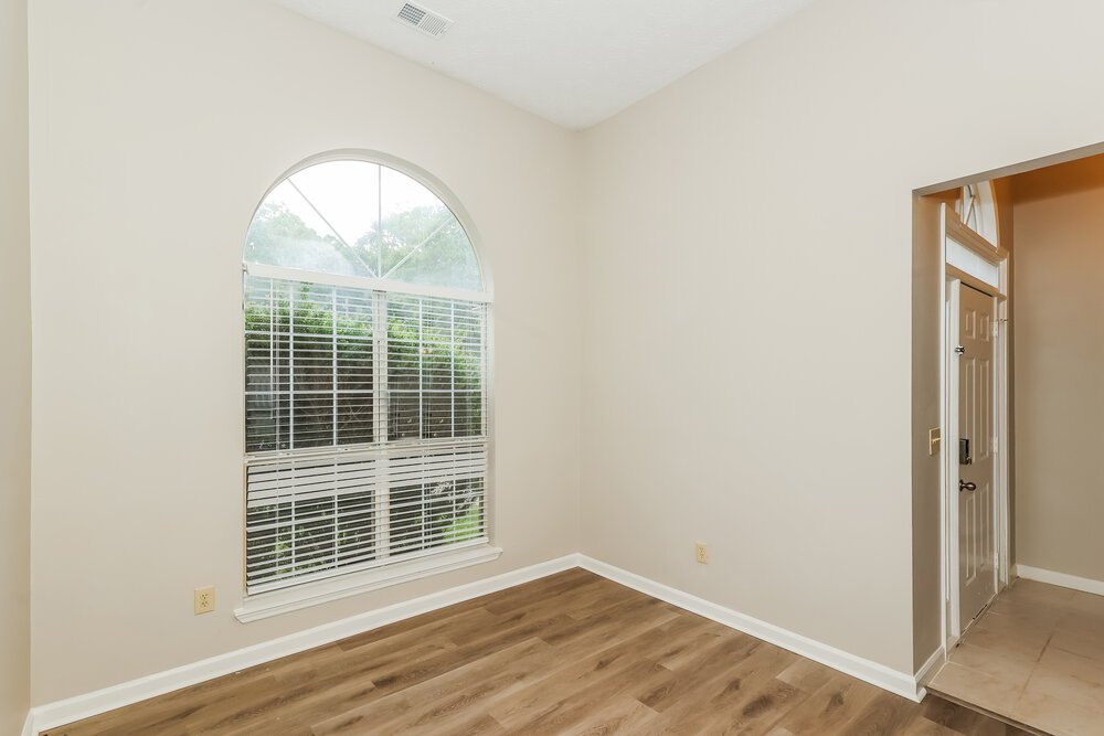 3-Bed Rental on 495 Anna Ave photo 7