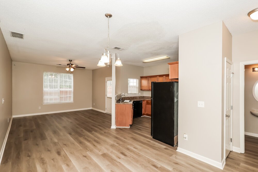 3-Bed Rental on 1462 Riverrock Ct photo 7