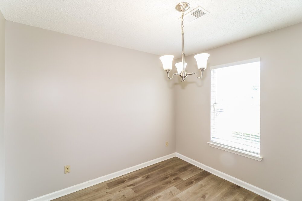4-Bed Rental on 6997 Luxor Ln photo 7