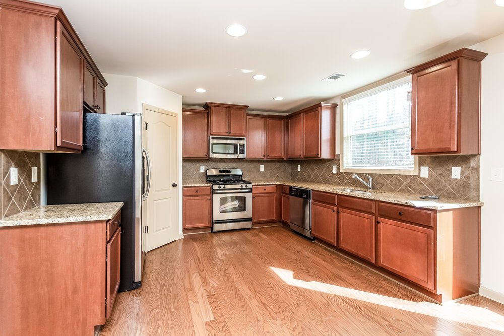 5-Bed Rental on 1971 Bridle Rd photo 7