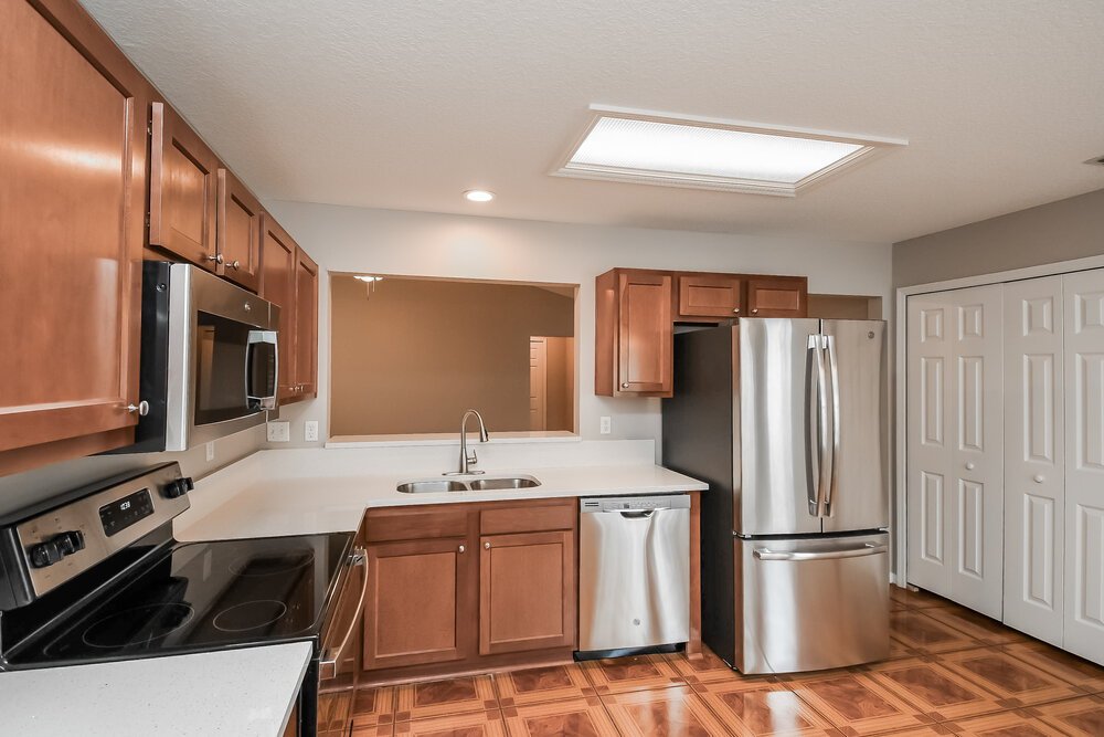 3-Bed Rental on 1509 Maple Leaf photo 7