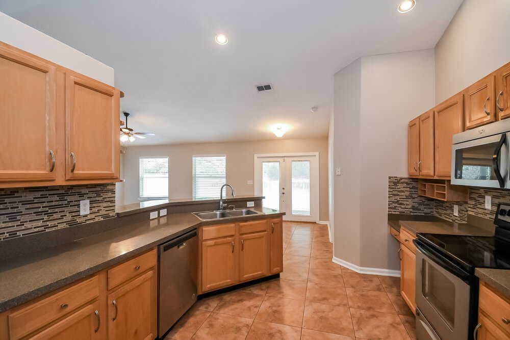 3-Bed Rental on 1299 Summit Oaks photo 7