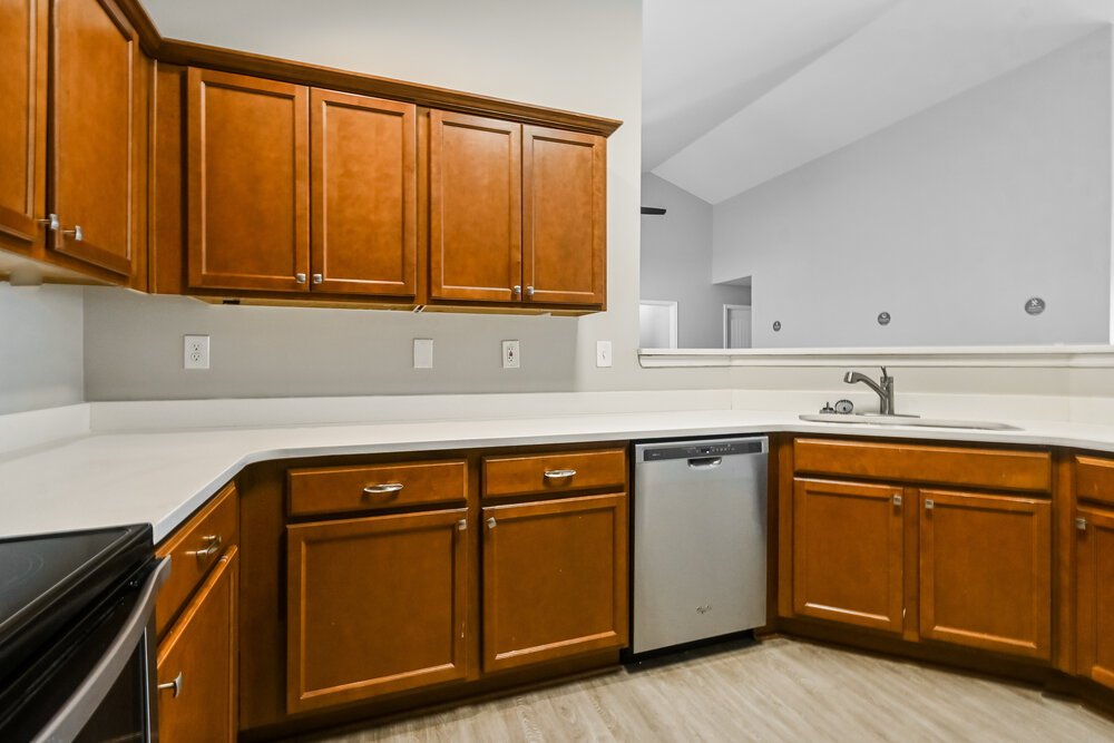 3-Bed Rental on 2932 S Hartland photo 7