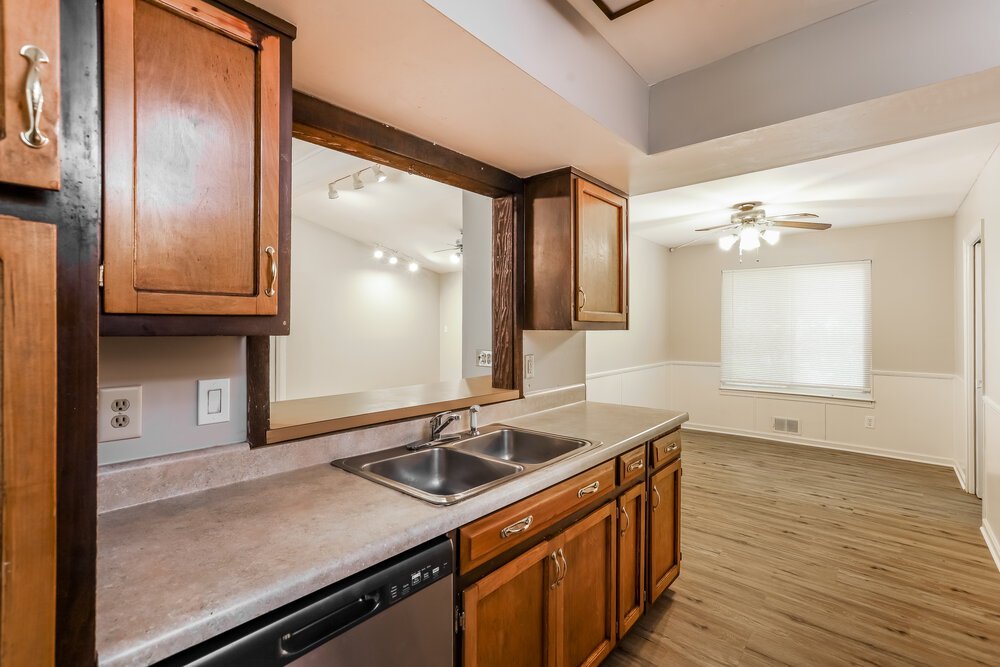 5-Bed Rental on 6651 Windwood Circle photo 7