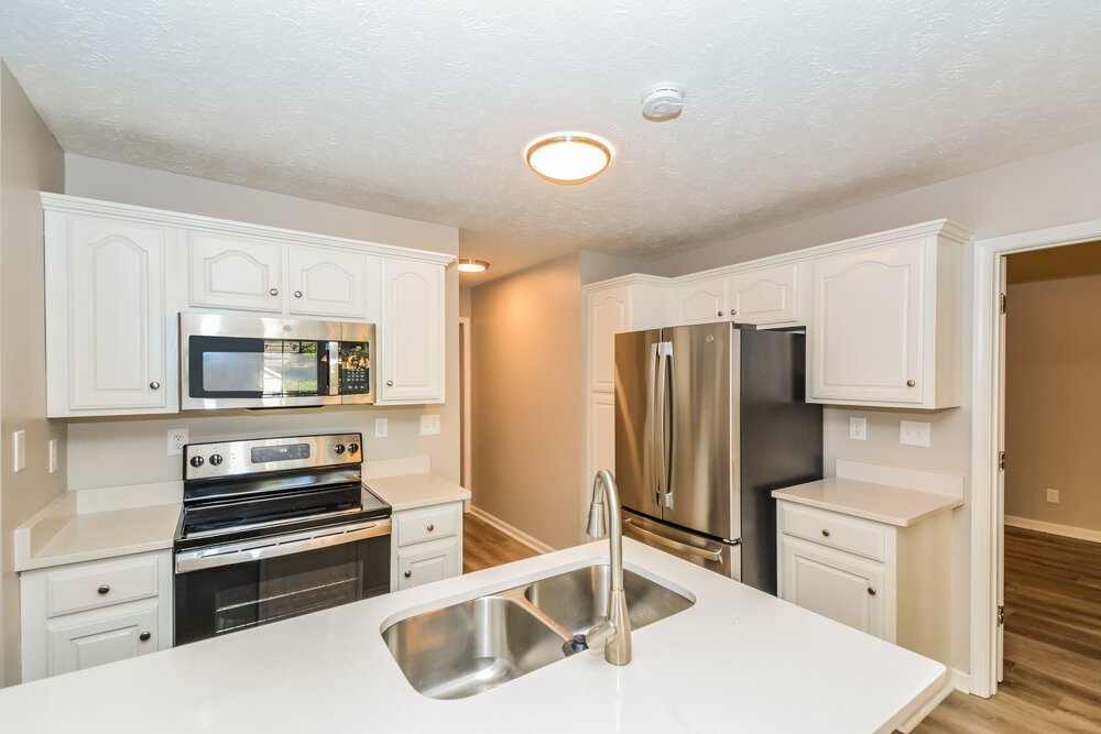 3-Bed Rental on 7660 S Swift photo 7
