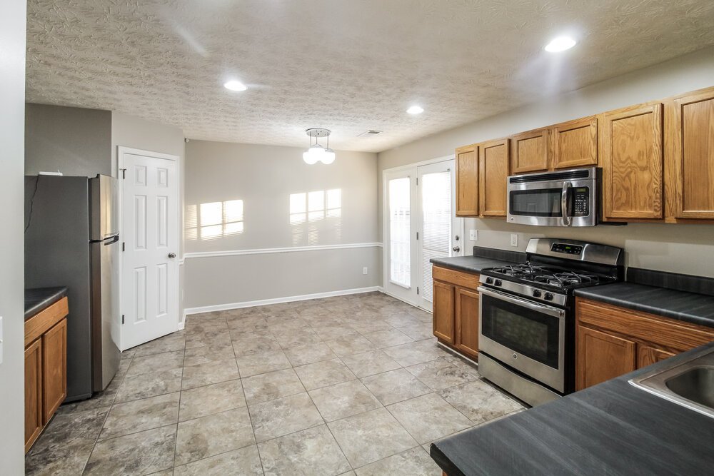 4-Bed Rental on 1247 Matt Moore photo 7