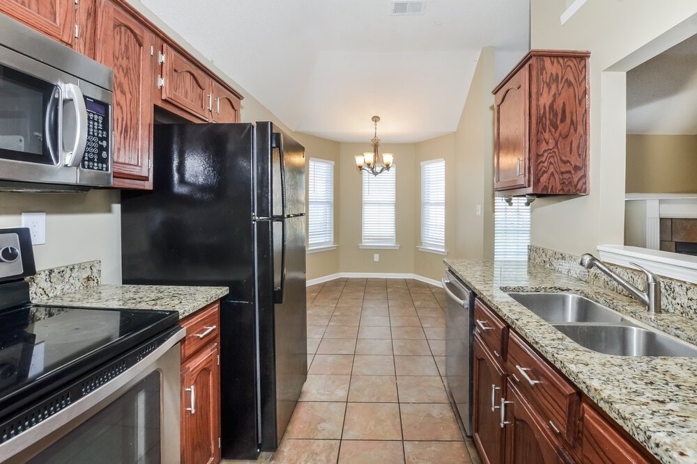 3-Bed Rental on 7642 Fox Hunt photo 7