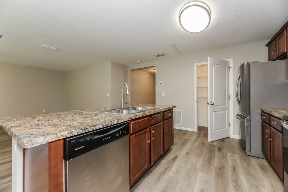3-Bed Rental on 12331 Glimmer Way photo 7