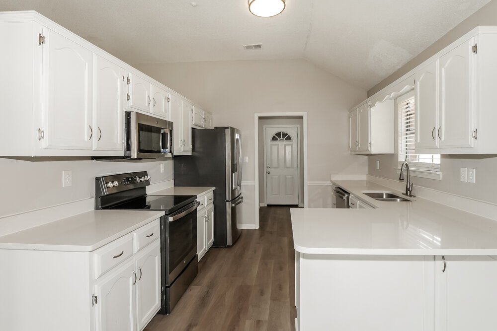 3-Bed Rental on 10873 E Ridge photo 7