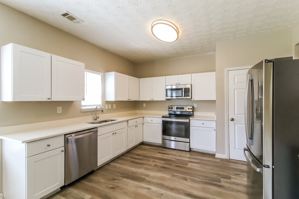3-Bed Rental on 3505 Creekview Dr photo 7