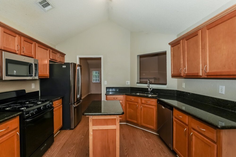 4-Bed Rental on 409 Mazley Drive photo 7