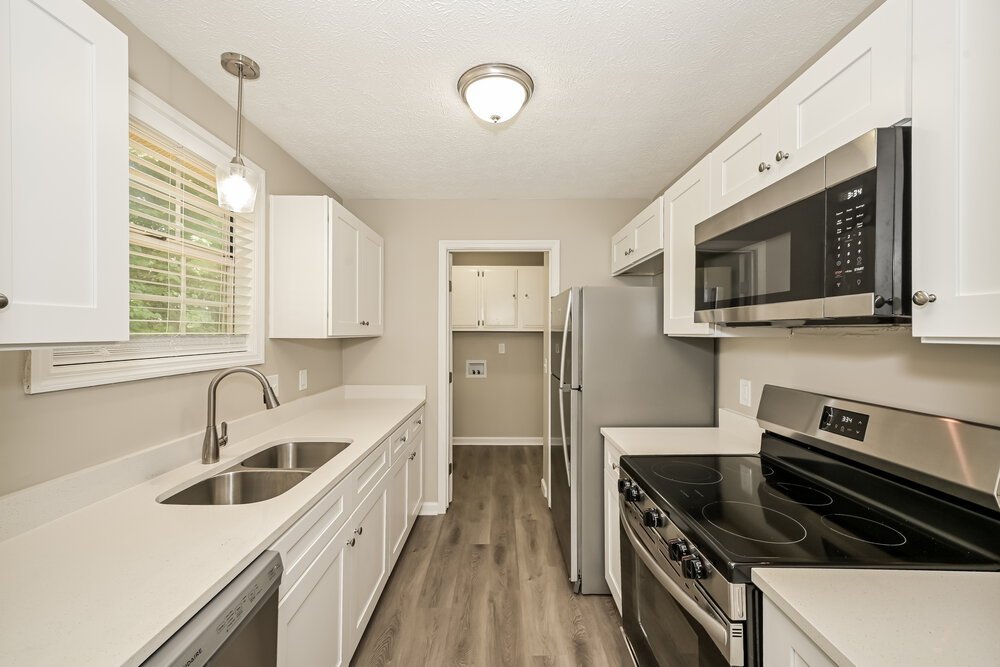 3-Bed Rental on 1204 Cedarhill Dr photo 7
