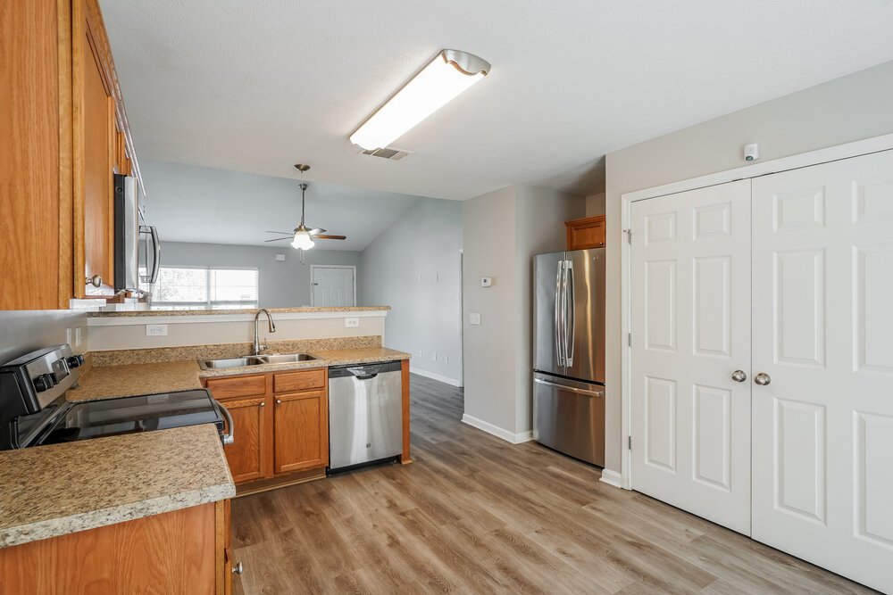 3-Bed Rental on 913 Birchmill Pt photo 7