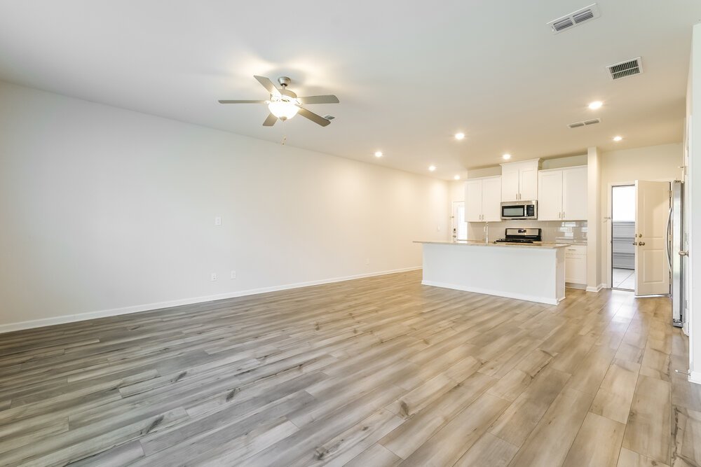 3-Bed Rental on 1672 Villageside Ct photo 7