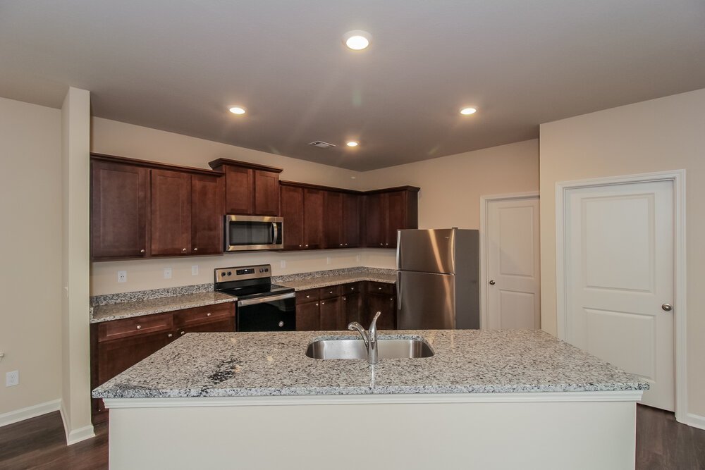 3-Bed Rental on 108 Innis Brook photo 7