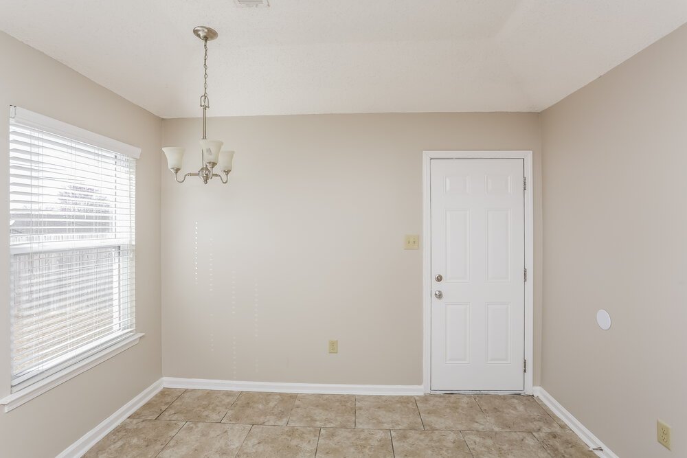 3-Bed Rental on 5305 N Oak photo 7
