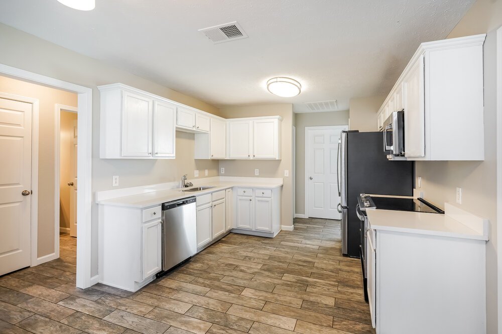 3-Bed Rental on 1312 S Hampton photo 7