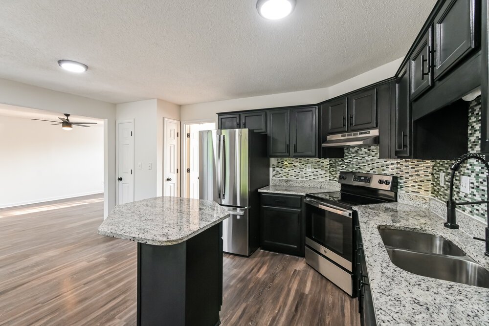 3-Bed Rental on 7159 Creekside Dr photo 7