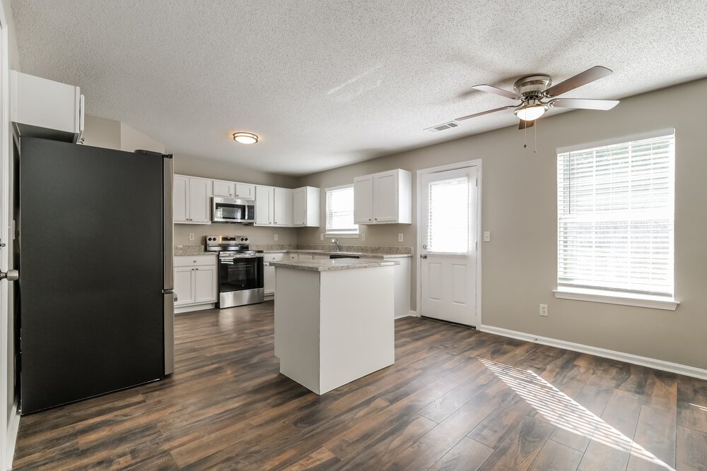 4-Bed Rental on 3599 Craggy Perch photo 8