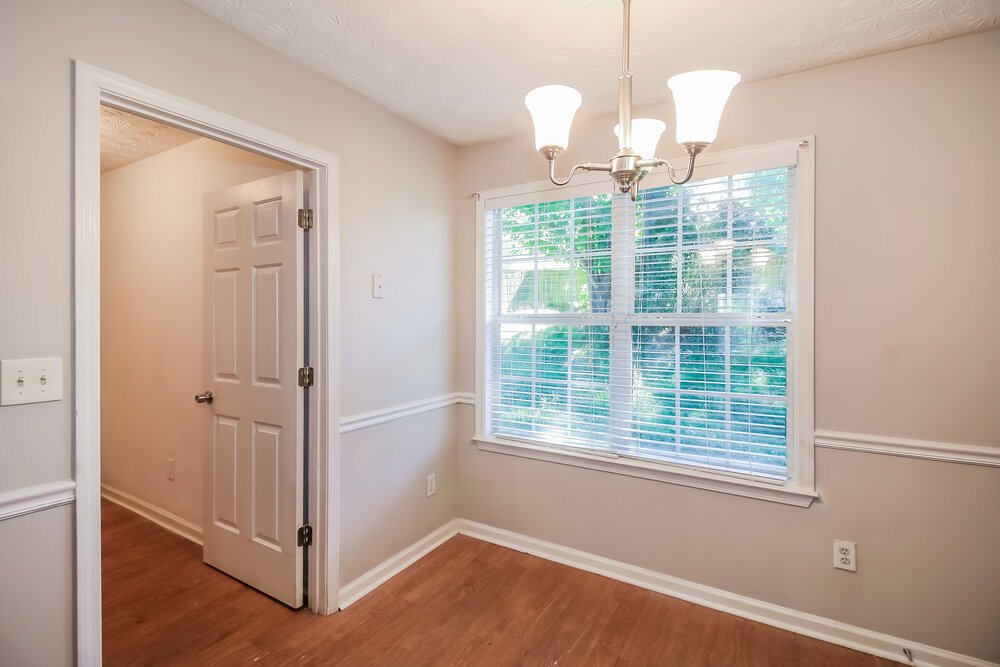 3-Bed Rental on 1905 Elm Park photo 8