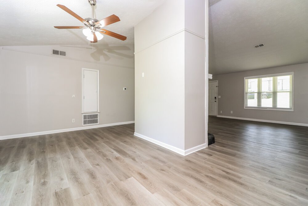 3-Bed Rental on 3000 Owens Meadow photo 8