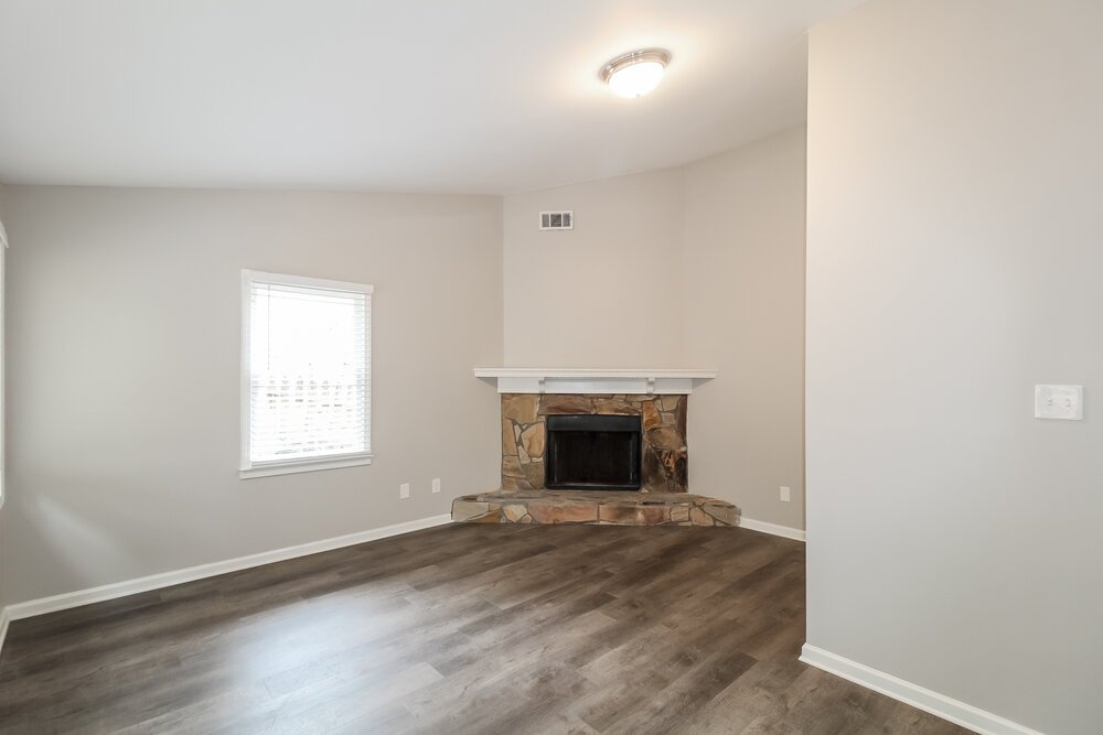 3-Bed Rental on 2570 Broadmoor Ct photo 8