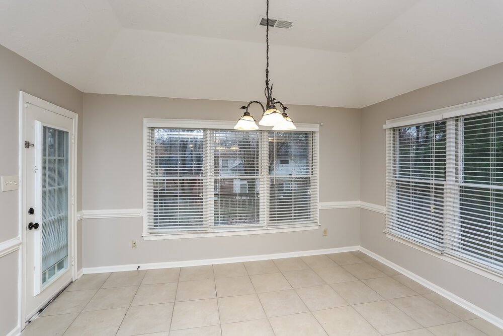 4-Bed Rental on 8633 Meadow Green photo 8