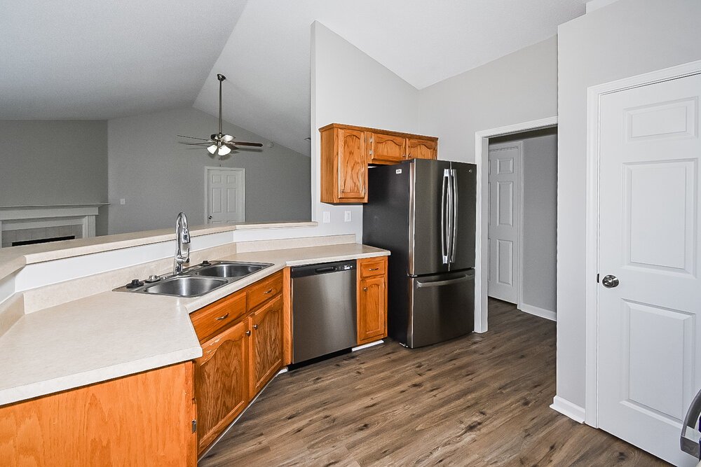 3-Bed Rental on 6620 Tealwood Dr photo 8