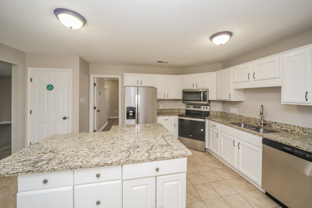 4-Bed Rental on 7228 Hunters Horn photo 8