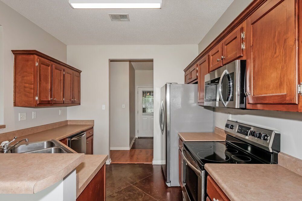 3-Bed Rental on 8426 Linda Shore photo 8